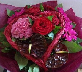 Romantic handtied